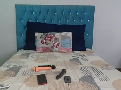 Snapshot of YourWifeyLily chatting on 7, 5, 2026 YourWifeyLily online show from 7, 5, 2026