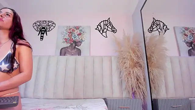 Anniee collins  online show from 15, 4, 2026