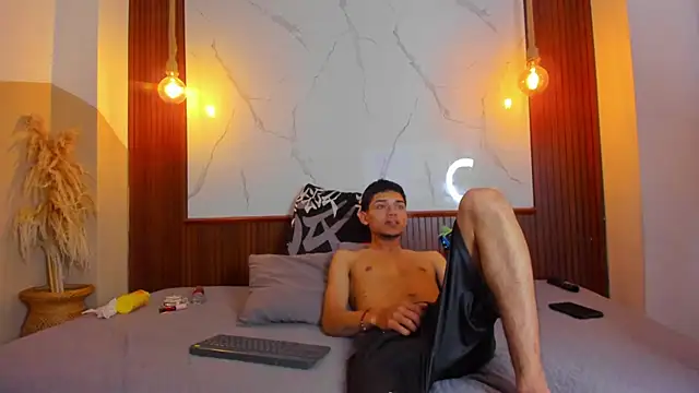 Eroticxcouple online show from 10, 4, 2026