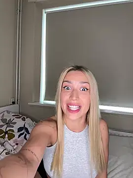 BlondeChiara online show from 19, 4, 2026