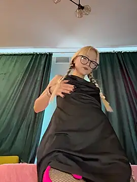 DriveThruKittens online show from 9, 4, 2026