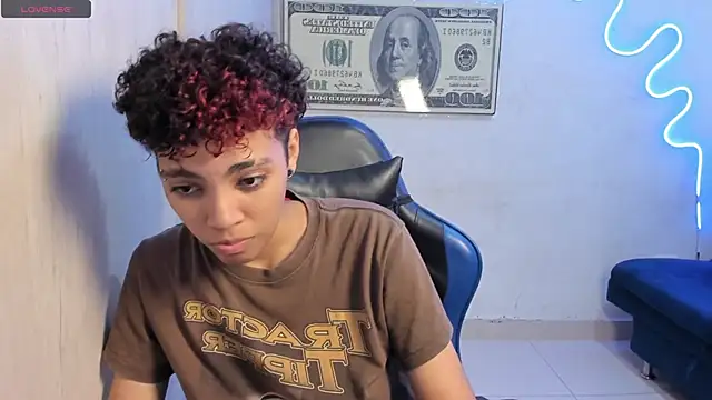 axel luxxx online show from 27, 4, 2026