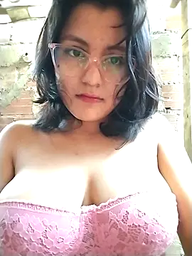sienna elara online show from 23, 4, 2026