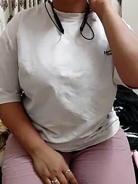 Aysha 69 online show from 18, 4, 2026