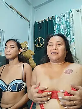 Snapshot of PowerDuoCouple69Xxx chatting on 12, 6, 2026 PowerDuoCouple69Xxx online show from 12, 6, 2026