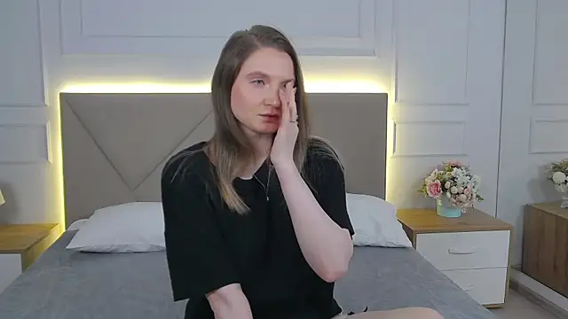 ArianaMilss online show from 20, 4, 2026