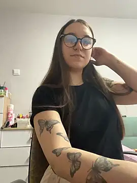 RiannaBrown online show from 17, 4, 2026