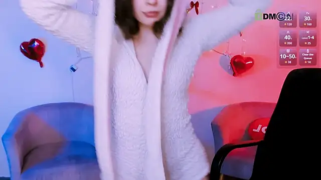 mia mooon  online show from 28, 4, 2026