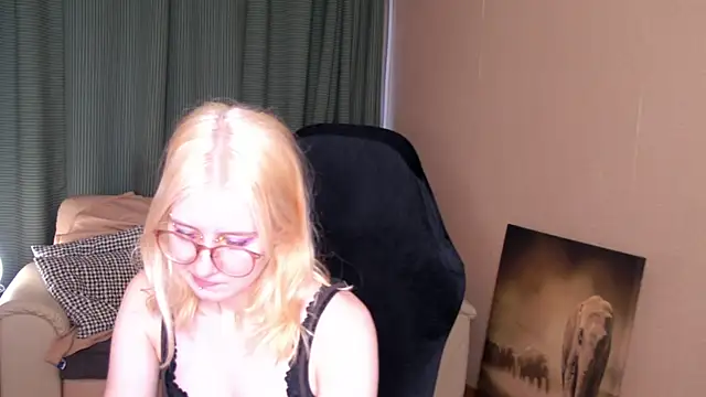 Lily Spark  online show from 2, 6, 2026