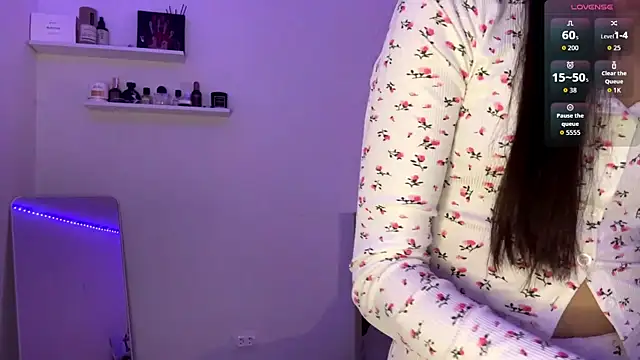 SophieLaine online show from 24, 4, 2026