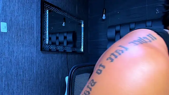 Snapshot of alangreek1 chatting on 11, 4, 2026 alangreek1 online show from 11, 4, 2026