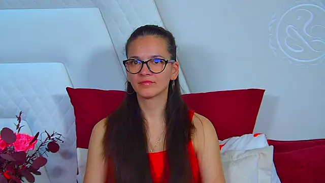 Snapshot of LeonaLane chatting on 20, 5, 2026 LeonaLane online show from 20, 5, 2026