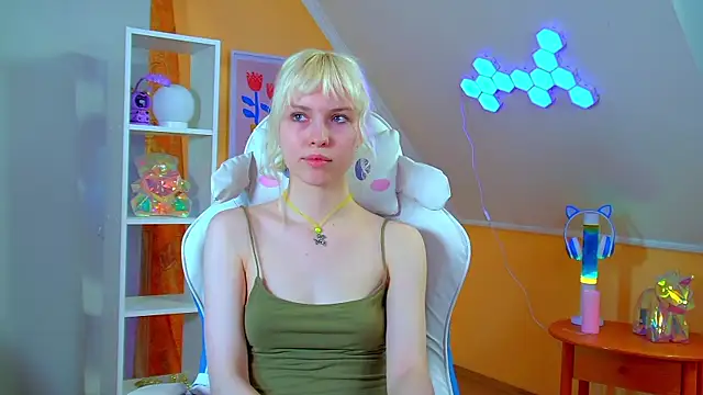 HannahHollis online show from 3, 6, 2026