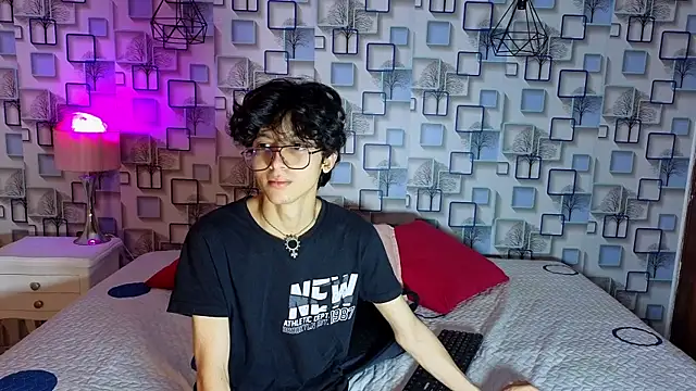 Twink Sebas7 online show from 28, 4, 2026