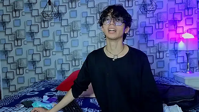 Twink Sebas7 online show from 19, 5, 2026