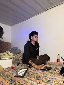 hotlatinocouple   online show from 23, 4, 2026