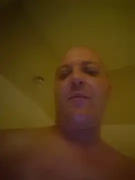 Snapshot of chronic_vibez chatting on 18, 4, 2026 chronic vibez online show from 18, 4, 2026