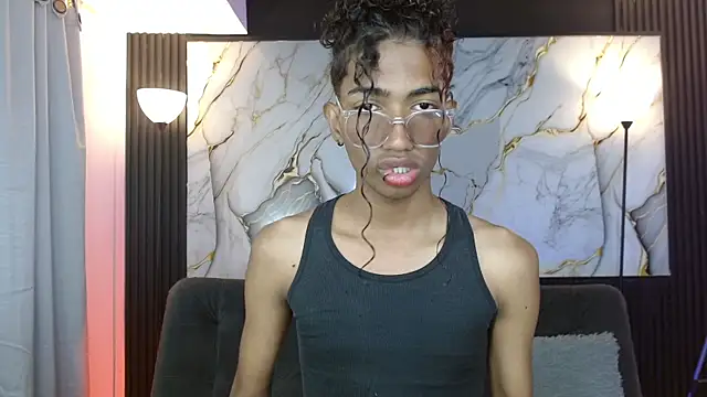 Snapshot of triiangel_latinboy chatting on 15, 5, 2026 triiangel latinboy online show from 15, 5, 2026