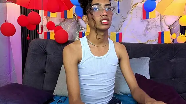 triiangel latinboy online show from 9, 7, 2026