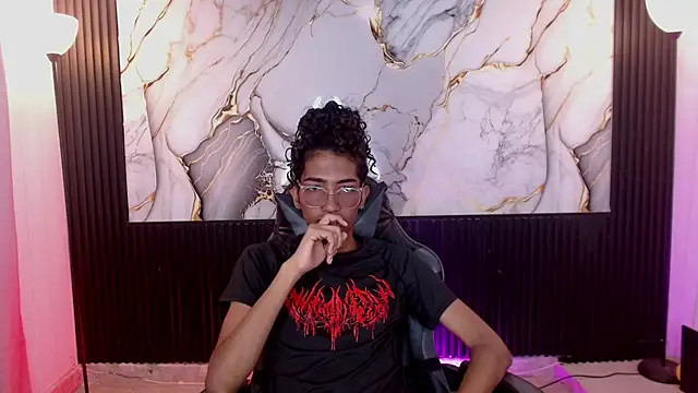 triiangel latinboy online show from 24, 7, 2026
