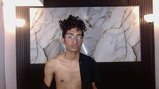 triiangel latinboy online show from 25, 7, 2026