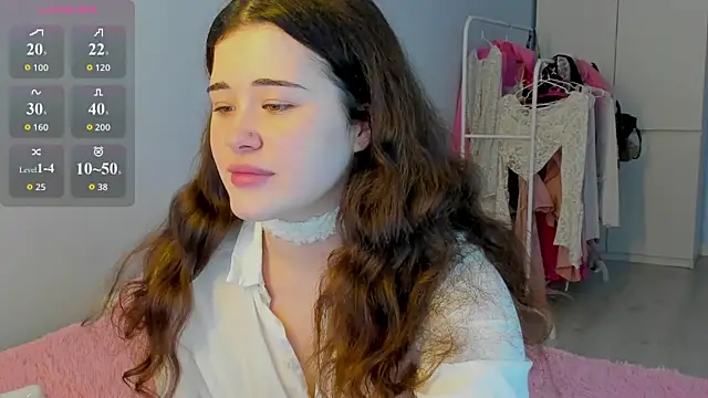 Snapshot of ChloeBlisss chatting on 19, 6, 2026 ChloeBlisss online show from 19, 6, 2026