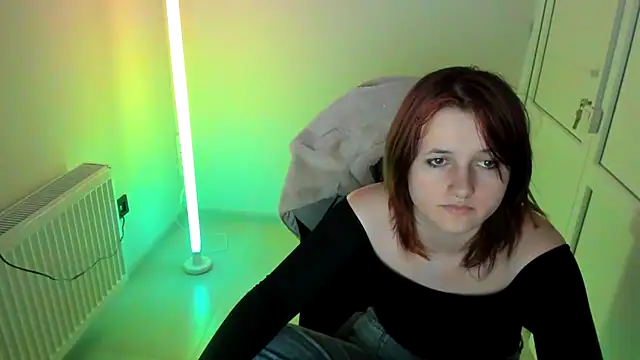 Snapshot of GoldenKiss chatting on 10, 5, 2026 GoldenKiss online show from 10, 5, 2026
