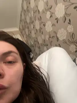 Snapshot of peaches0102 chatting on 9, 4, 2026 peaches0102 online show from 9, 4, 2026