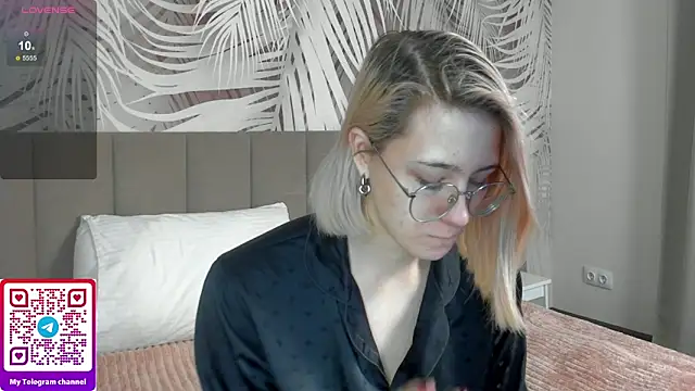 Lizzyvega online show from 25, 5, 2026