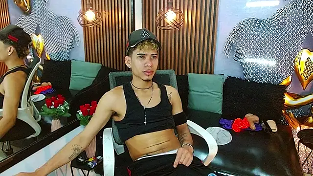 Skinny cute Alyer online show from 10, 6, 2026