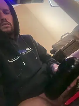 youngwildfreee online show from 24, 4, 2026