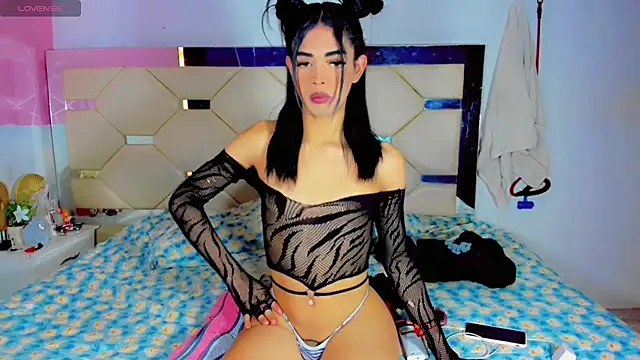 Naomisaenz01 online show from 28, 7, 2026