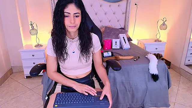 elizabeth santos1 online show from 18, 7, 2026