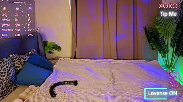 Ricki Bloom online show from 25, 7, 2026