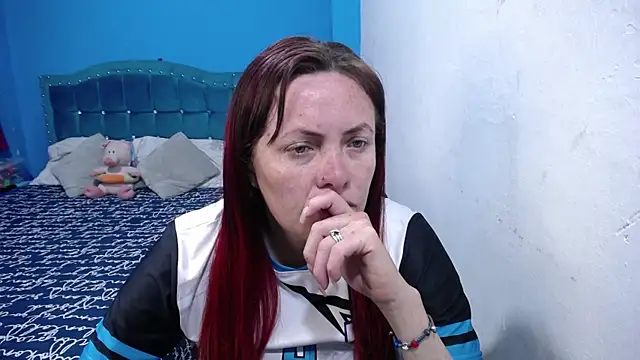 carolinhe26 online show from 23, 7, 2026