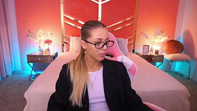 DoveLovee online show from 5, 6, 2026