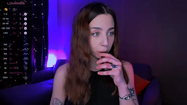 CharliGrace  online show from 23, 4, 2026