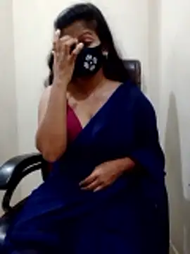 Snapshot of black-woman chatting on 14, 4, 2026 black-woman online show from 14, 4, 2026