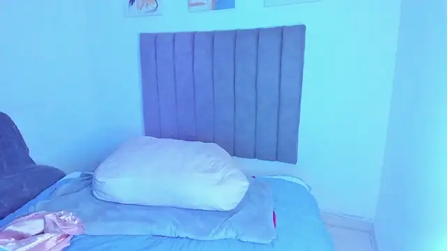 Snapshot of britanny_jones1 chatting on 15, 4, 2026 britanny jones1 online show from 15, 4, 2026