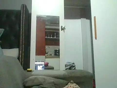 Snapshot of SweetBelly1 chatting on 15, 4, 2026 SweetBelly1 online show from 15, 4, 2026