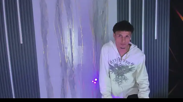 Snapshot of The_King_Swit chatting on 10, 4, 2026 The King Swit online show from 10, 4, 2026