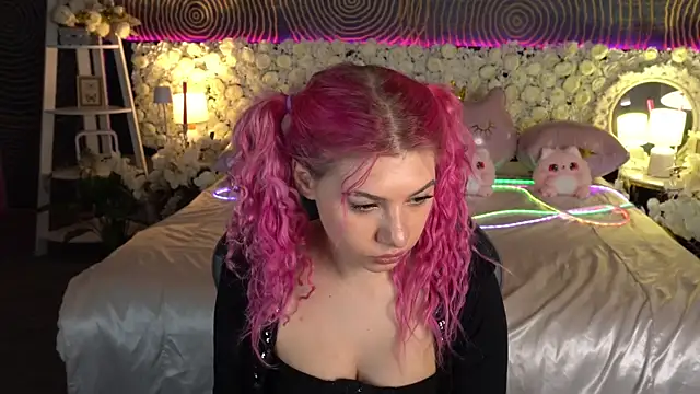 PinkyTrix online show from 5, 5, 2026