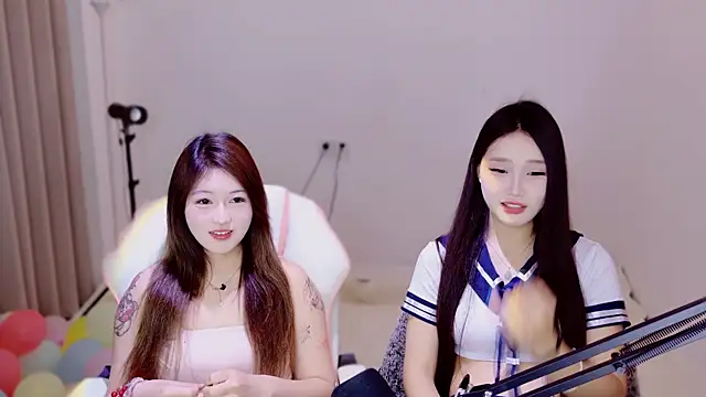 Xiongchumo1120 online show from 14, 4, 2026