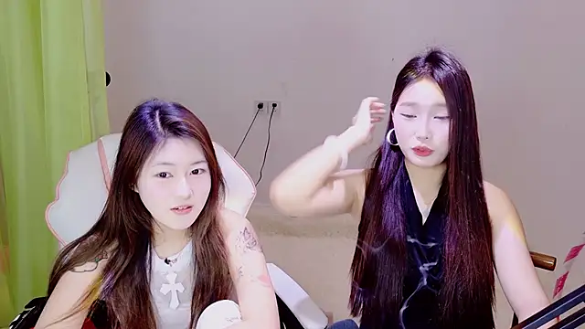 Xiongchumo1120 online show from 16, 4, 2026