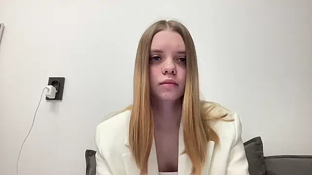 Moris 01  online show from 15, 4, 2026