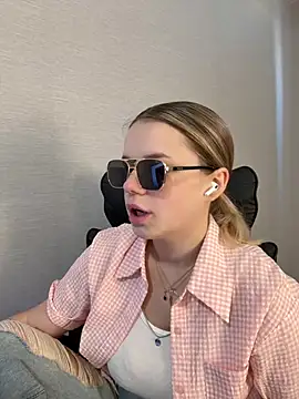 KimEvanss online show from 27, 6, 2026