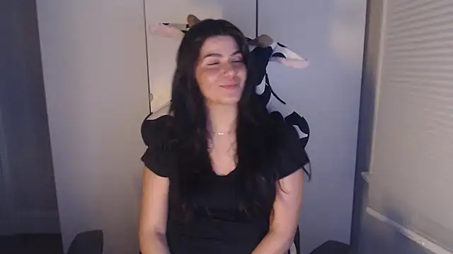 cassiealvarez online show from 8, 7, 2026