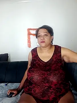 BUSTYQUEEN56  online show from 15, 4, 2026