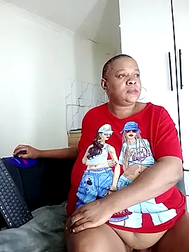 BUSTYQUEEN56  online show from 20, 4, 2026
