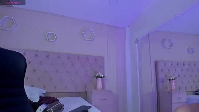 DeboraCopper  online show from 16, 4, 2026